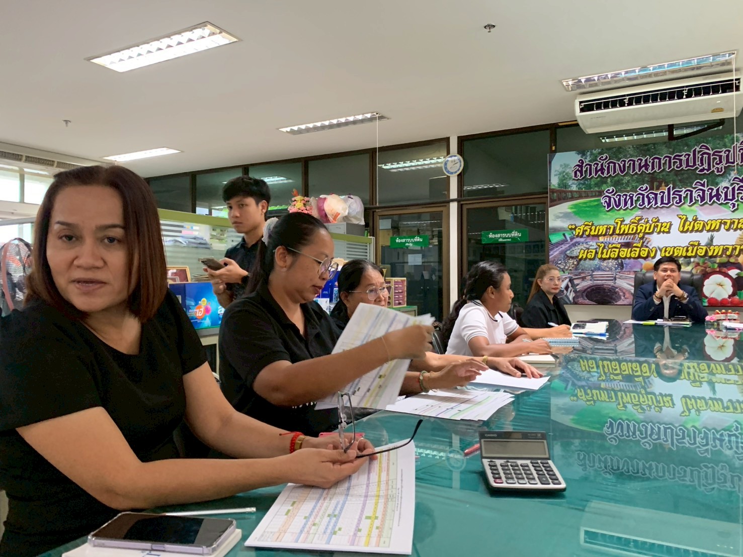 title - วันที่ 9 มิถุนายน 2569 นายวิทูล ประดิษฐบุญ ปฏิรูปที่ดินจังหวัดปราจีนบุรี ได้มอบนโยบาย ของรัฐมนตรีช่วยว่าการกระทรวงเกษตรและสหกรณ์ พร้อมทั้งชี้แจงแนวทางการปฏิบัติงาน แก่บุคลากรในสังกัด โดยได้ร่วมรับฟังปัญหา อุปสรรค และหารือแนวทางการขับเคลื่อนภารกิจตามแผนงานและโครงการประจำปีงบประมาณ พ.ศ. 2569